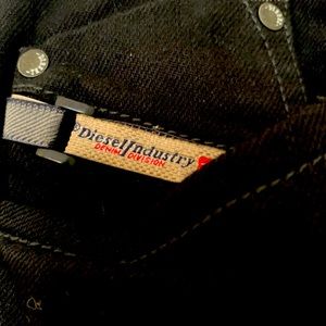 DIESEL Men’s black jeans